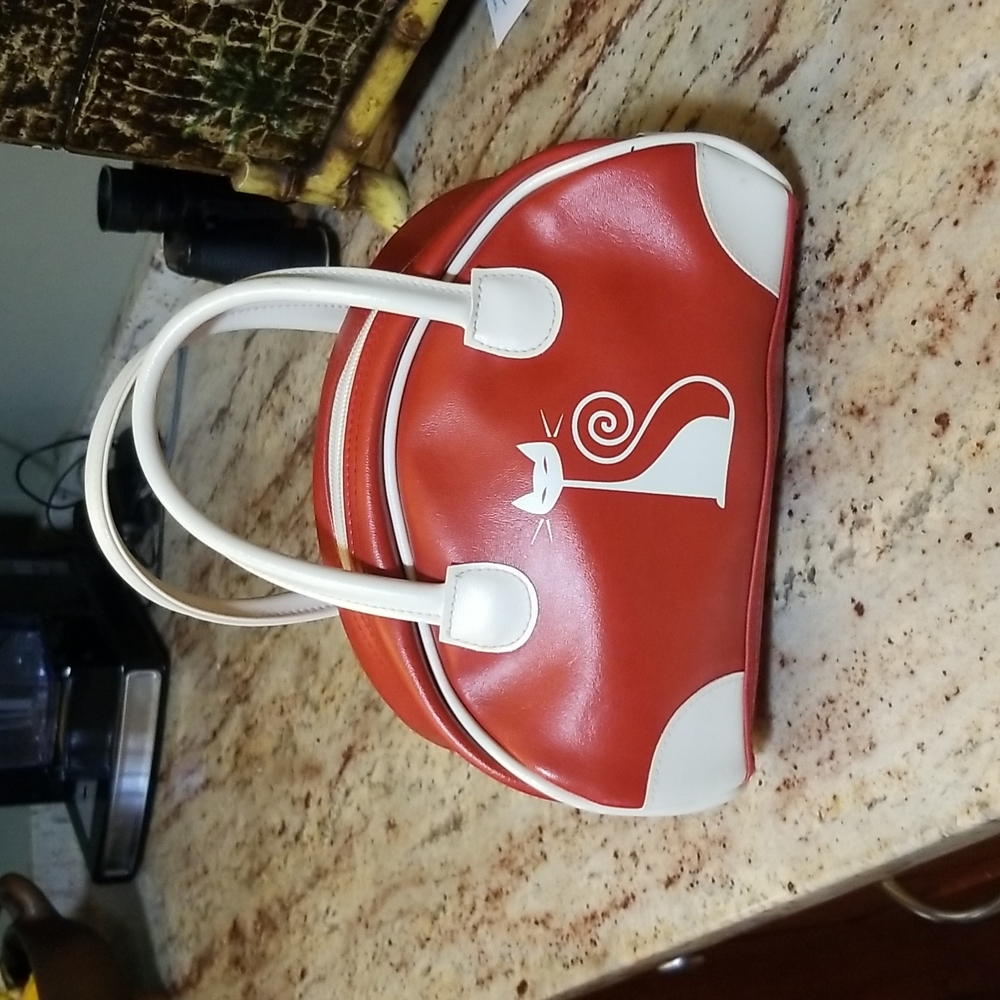 Red Tango for Tokyo small cat bowling style bag